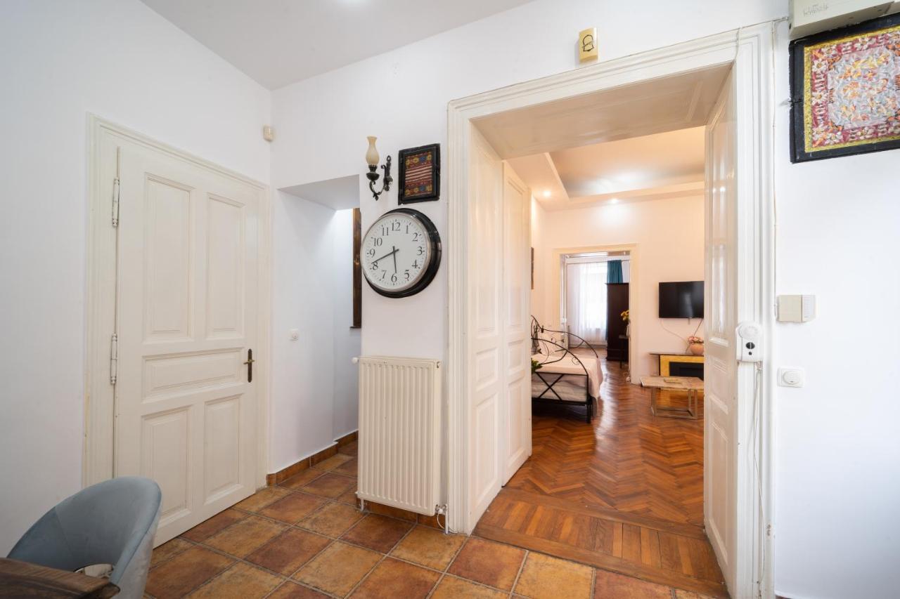 Вилла 5* Noble House In Historic Center Клуж-Напока Экстерьер фото